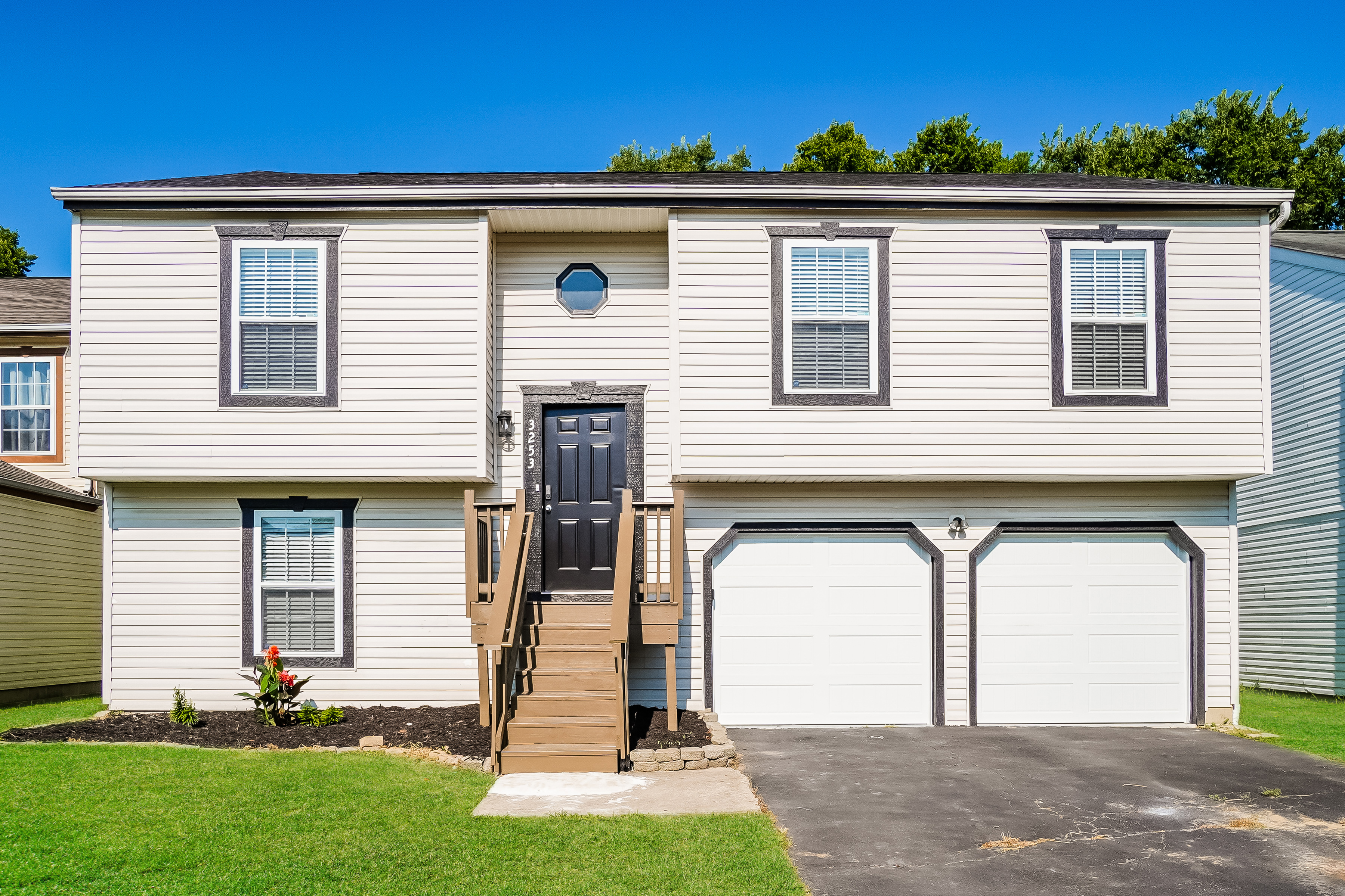 3253 SAINT BERNARD CIR COLUMBUS, OH 43232